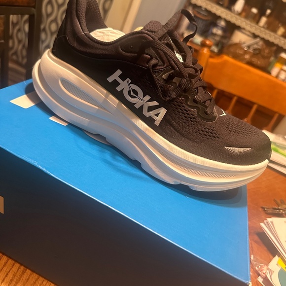 Running shoes - Picture 1 of 7